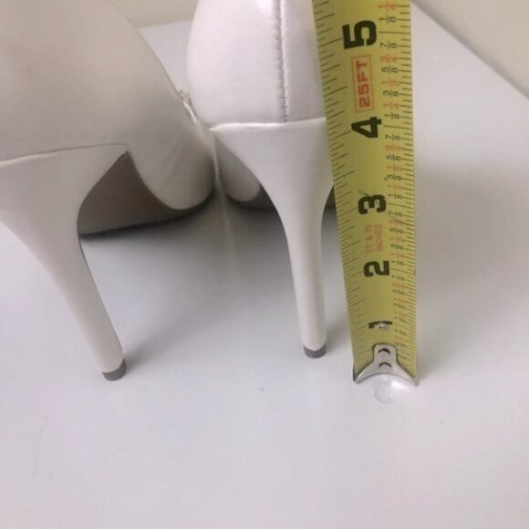 Lauren Conrad Women's White Petal Flowers High Heel Pumps  Size 9.5 M - Picture 9 of 11